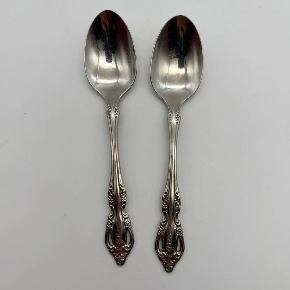 Oneida Community Brahms Stainless Flatware 14 Piece Set Floral Pierced Handle